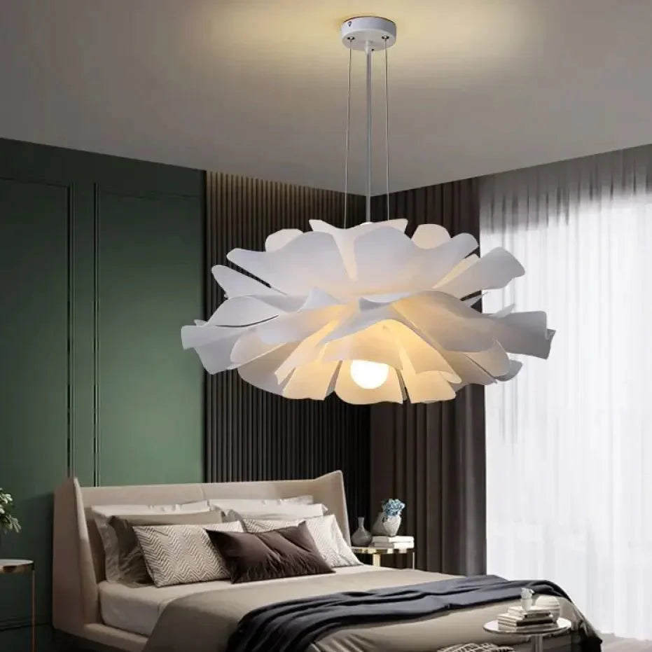 Lampadario Petalia Bloom in acrilico bianco per interni moderni