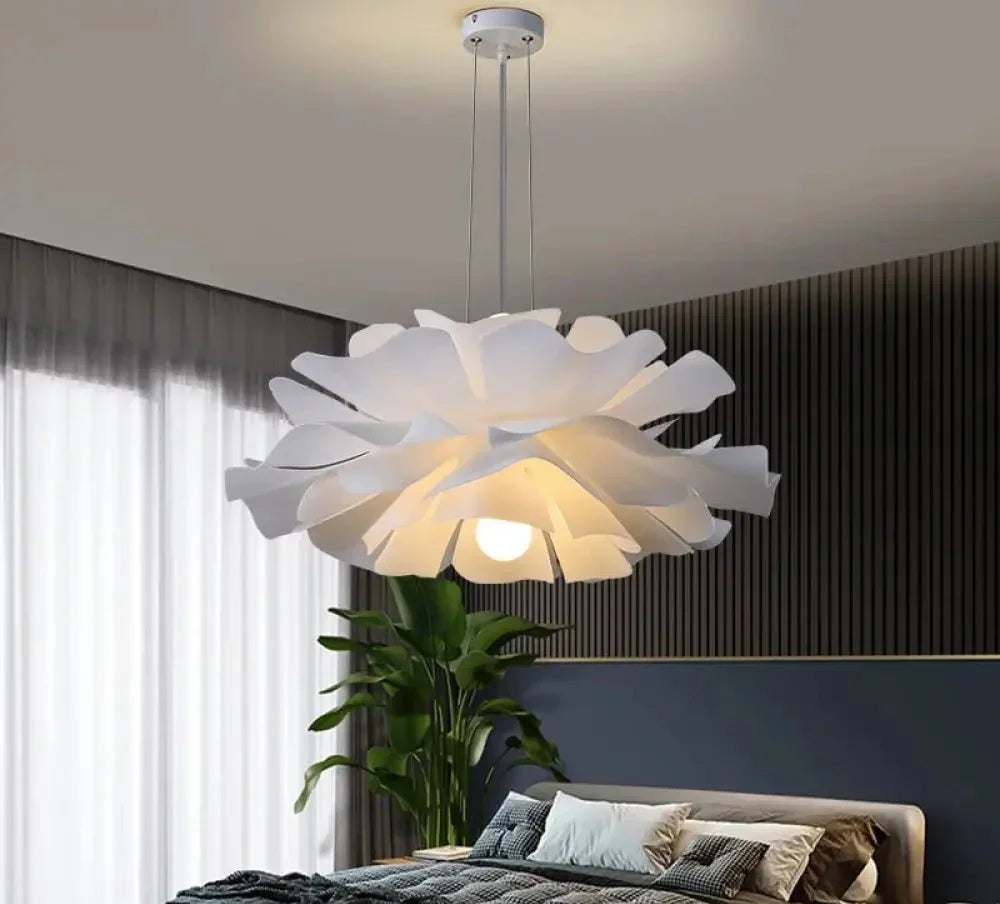 Lampadario Petalia Bloom in acrilico bianco per interni moderni