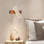 Lampada da parete Emberwood in travertino con tonalità calda del legno