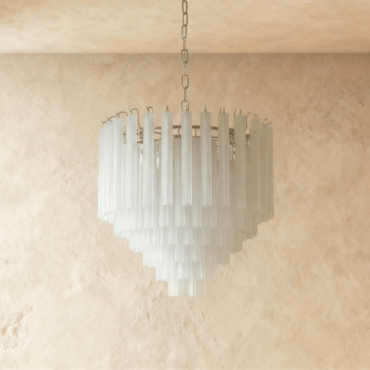 Candeeiro de Teto Lumara em Ferro Cromado para Iluminação Aconchegante da Sala