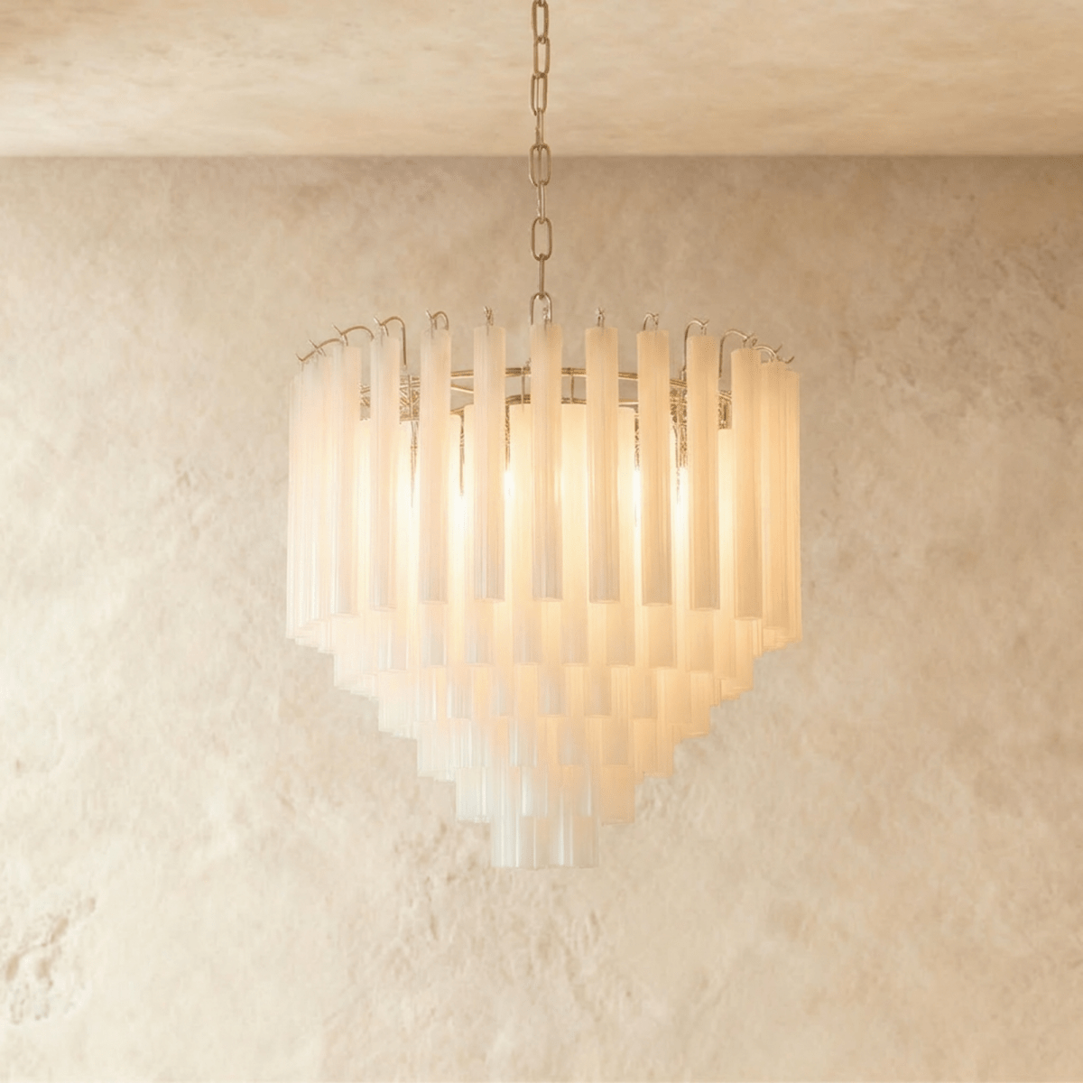 Candeeiro de Teto Lumara em Ferro Cromado para Iluminação Aconchegante da Sala