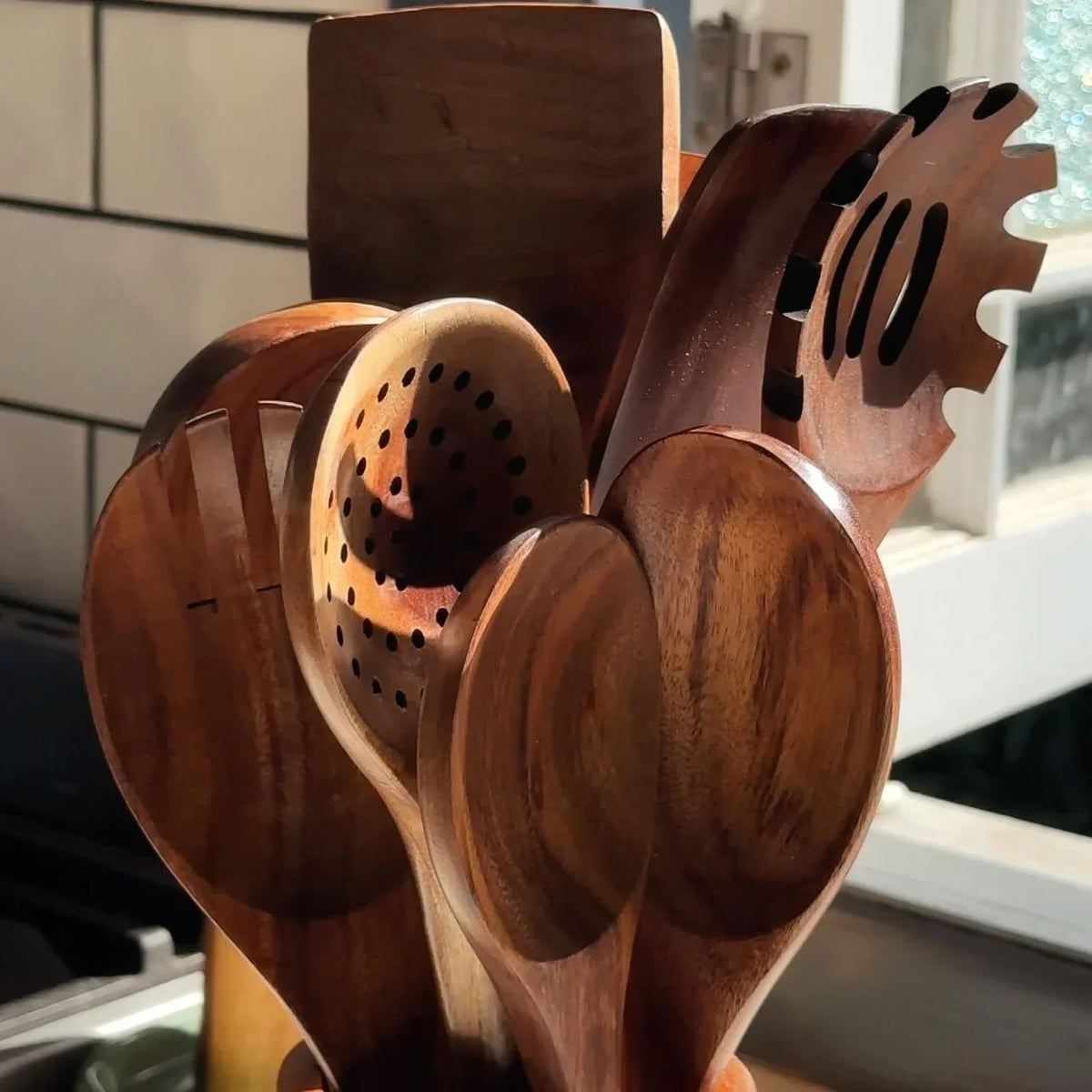 9-Piece Natural Teak Cooking Utensil Set | Fioriscas