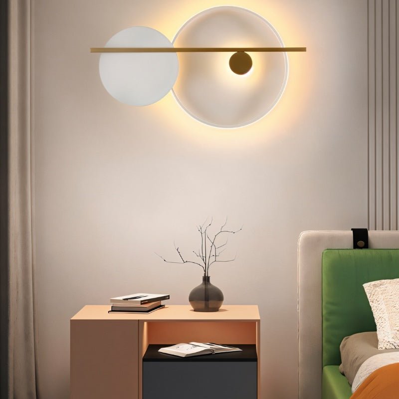 Lampada da parete Auric Onyx con accenti dorati di lusso e design moderno