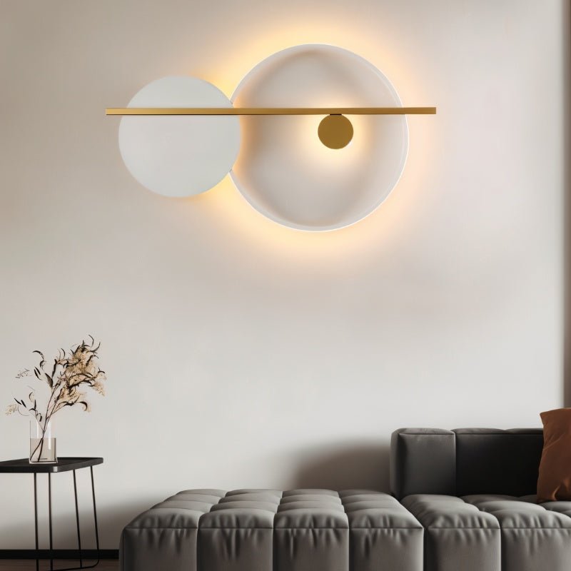 Lampada da parete Auric Onyx con accenti dorati di lusso e design moderno