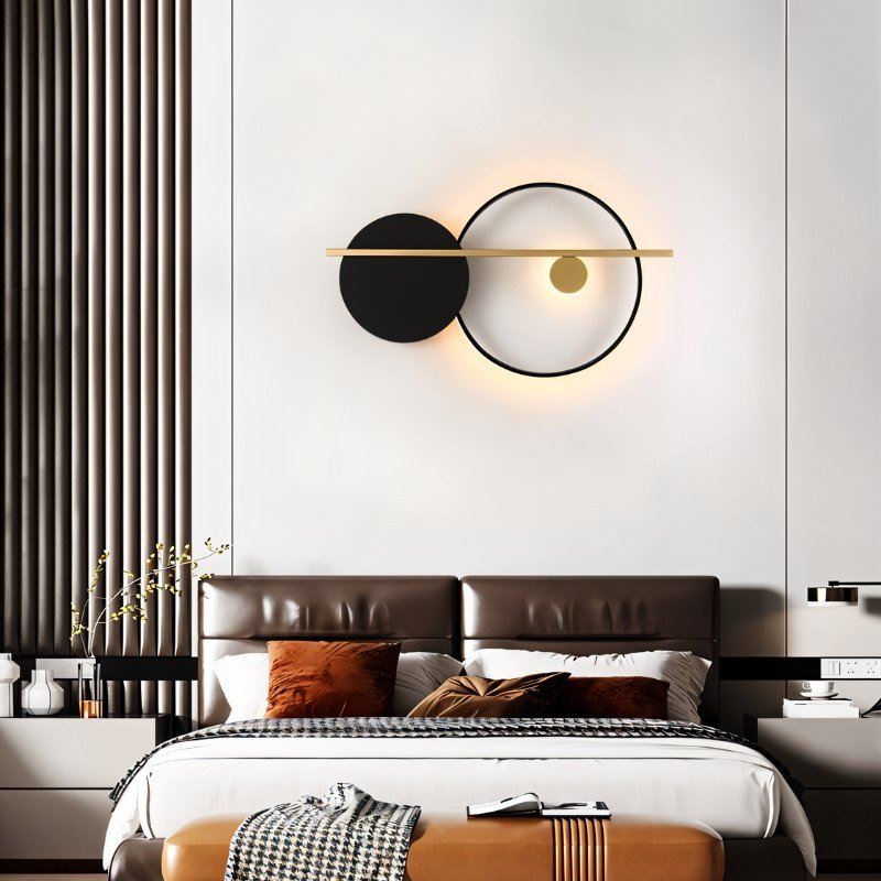 Lampada da parete Auric Onyx con accenti dorati di lusso e design moderno