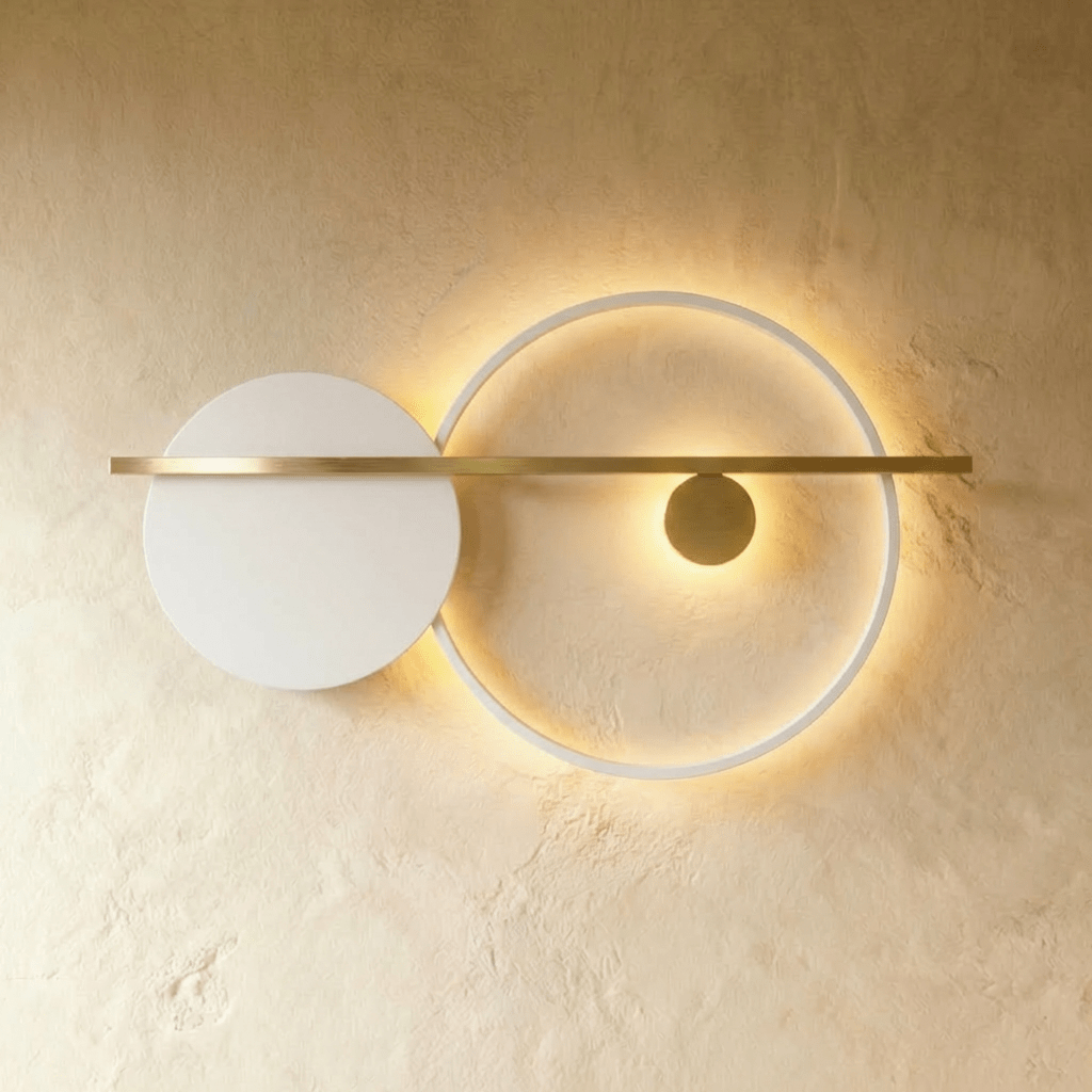 Lampada da parete Auric Onyx con accenti dorati di lusso e design moderno
