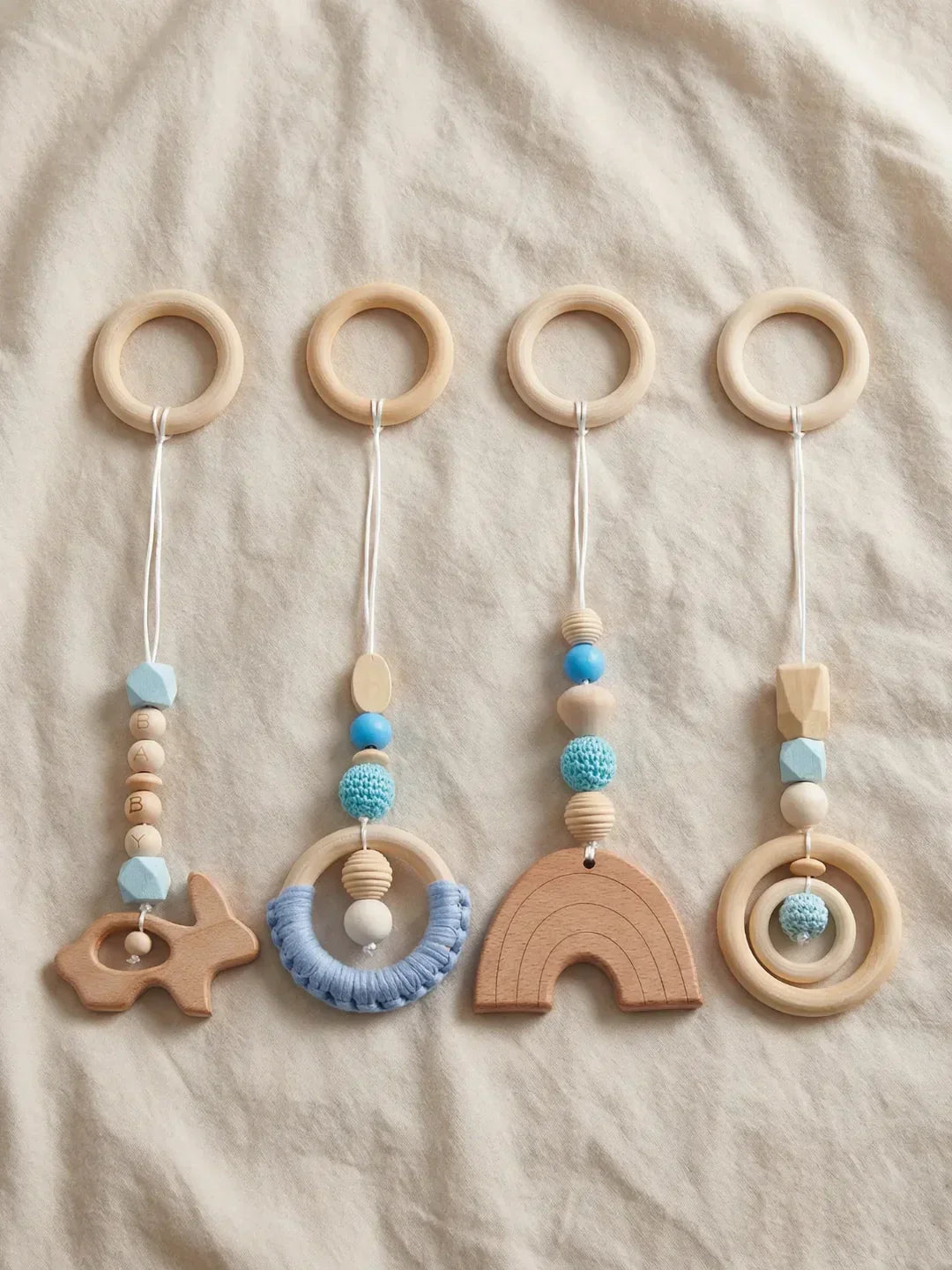 Lekesett til babygym i tre, fire heklede hengende leker