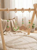 Lekesett til babygym i tre, fire heklede hengende leker