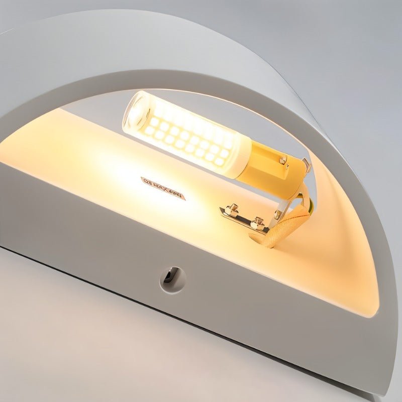 Lampada da parete AuroraCurve in gesso con luce soffusa verso l'alto e verso il basso