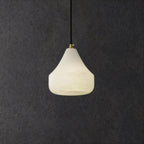 Luz Pendente LumaNest de Alabastro para Interiores Modernos  