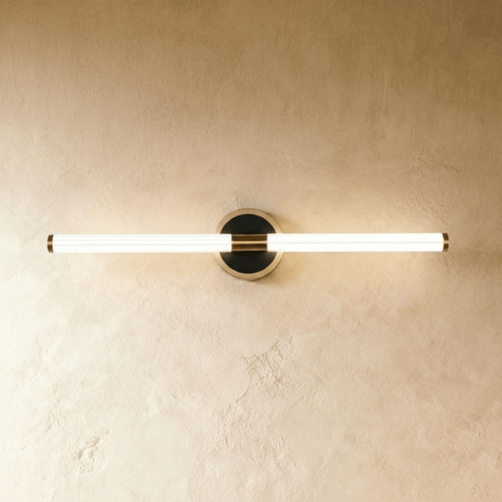 Aero Luxe lineární nástěnná lampa moderní hliník a akryl koupelnové a toaletní osvětlení