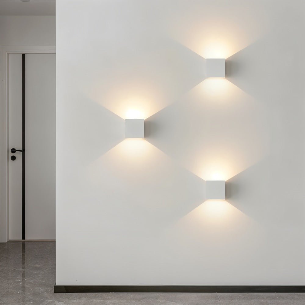 Lampada da parete quadrata in alluminio Verve per corridoi, illuminazione ambientale moderna