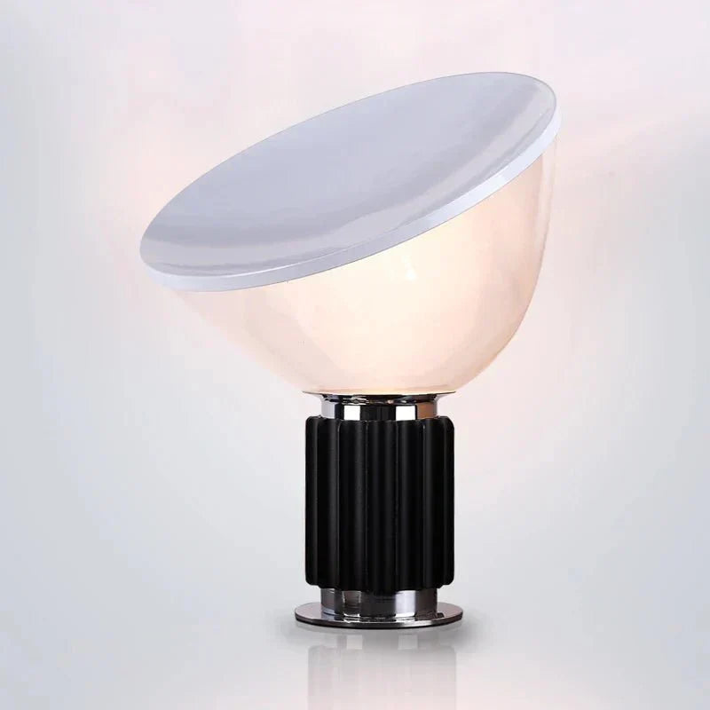 Lampe à poser Marlo en aluminium et verre, argentée, café, rouge ou noire