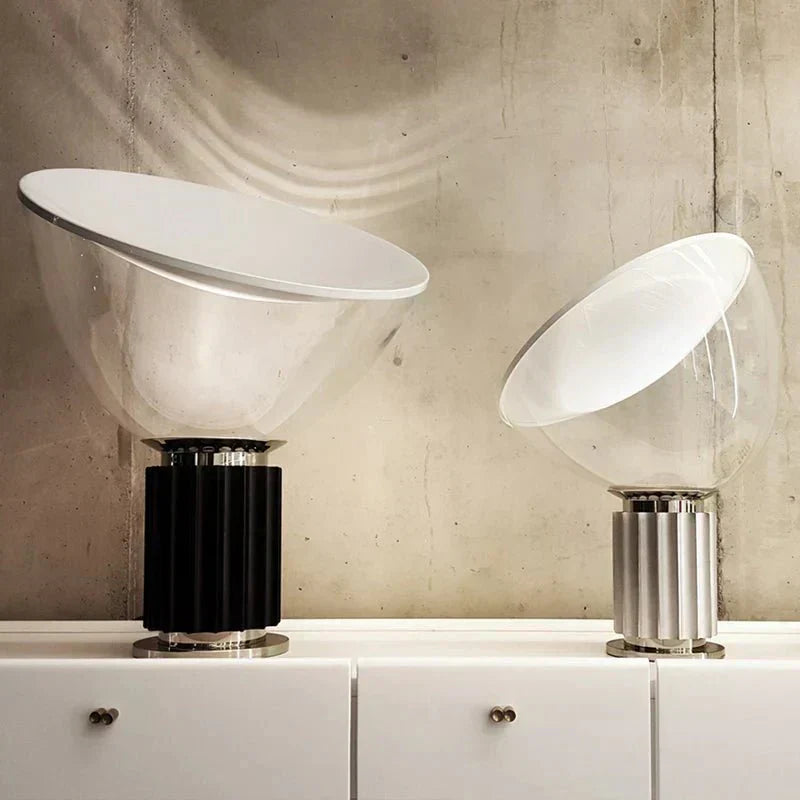 Lampe à poser Marlo en aluminium et verre, argentée, café, rouge ou noire