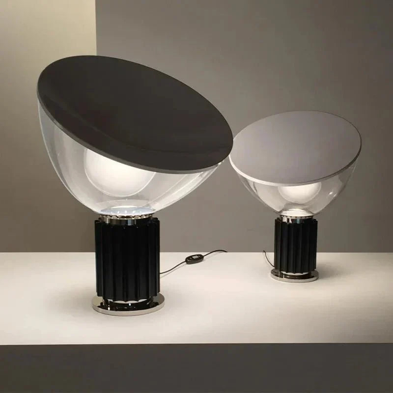 Lampe à poser Marlo en aluminium et verre, argentée, café, rouge ou noire