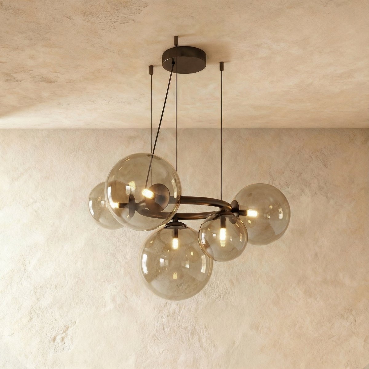 LumaOrbis orb-ljuskrona med LED-glasbollar på metallring