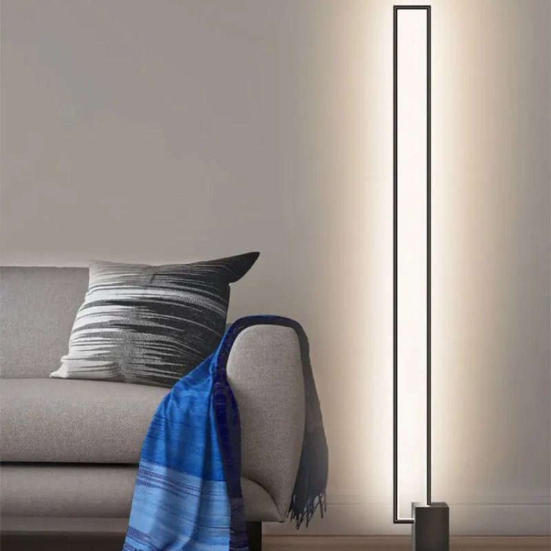 Lampada da terra moderna AstraLume con luminosità regolabile per spazi abitativi