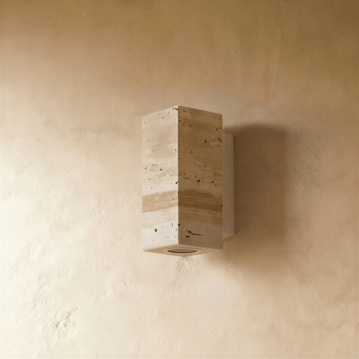 Lumenver lampa ścienna z trawertynu o geometrycznym, nowoczesnym designie