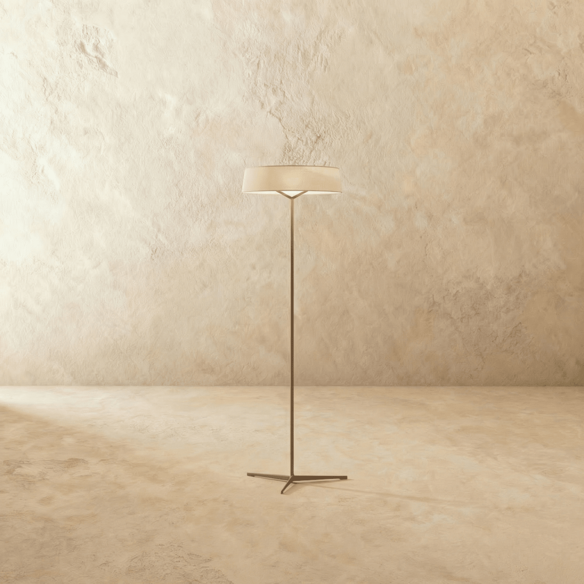 AuroraRing Ambient Floor Lamp With Aluminum Frame And Diffuse Glow