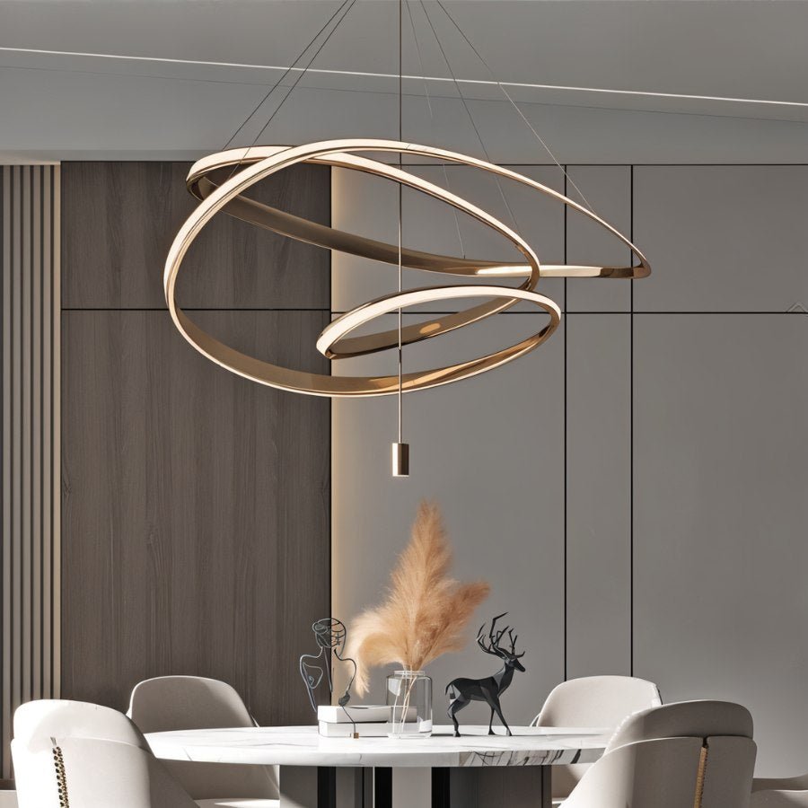 Vergulde Spiraal Kroonluchter Met Acryl Diffuser Voor Luxe Interieurs