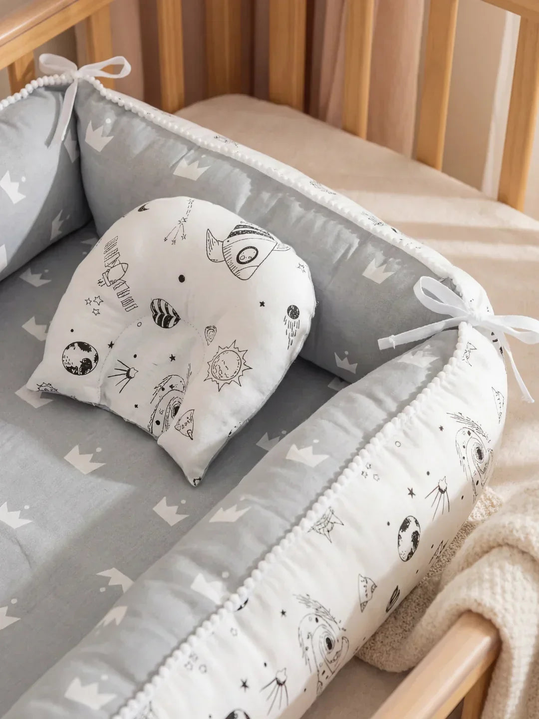 Extra-Long Baby Sleep Pod with Cervical Pillow | Fioriscas