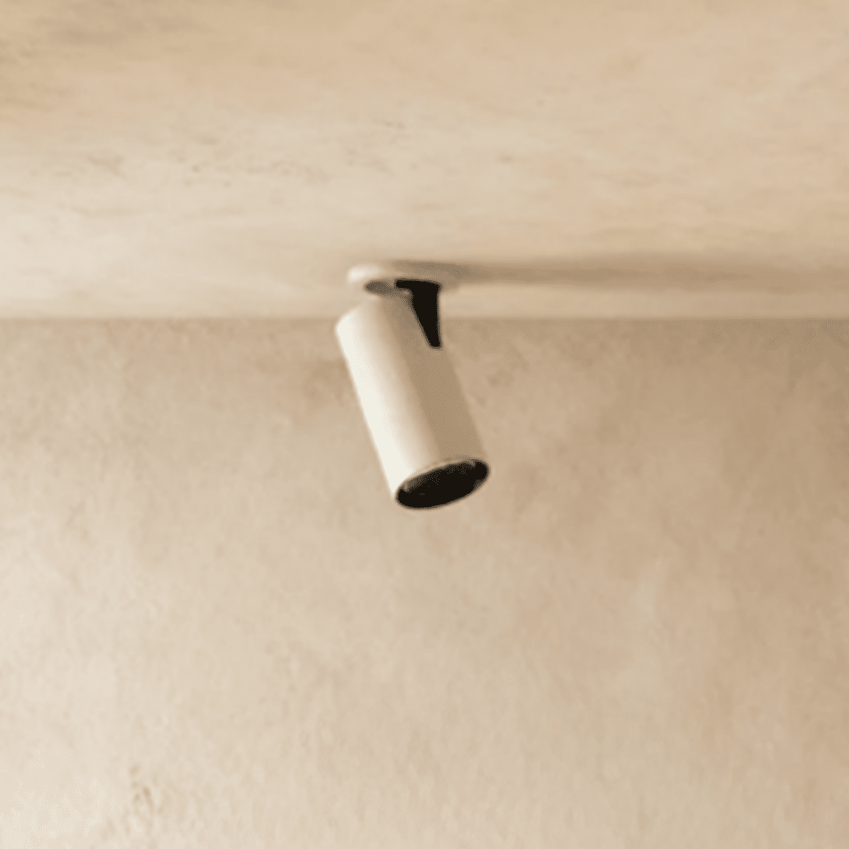 AeroGlow nastavitelný zapuštěný downlight s kulatým rámečkem