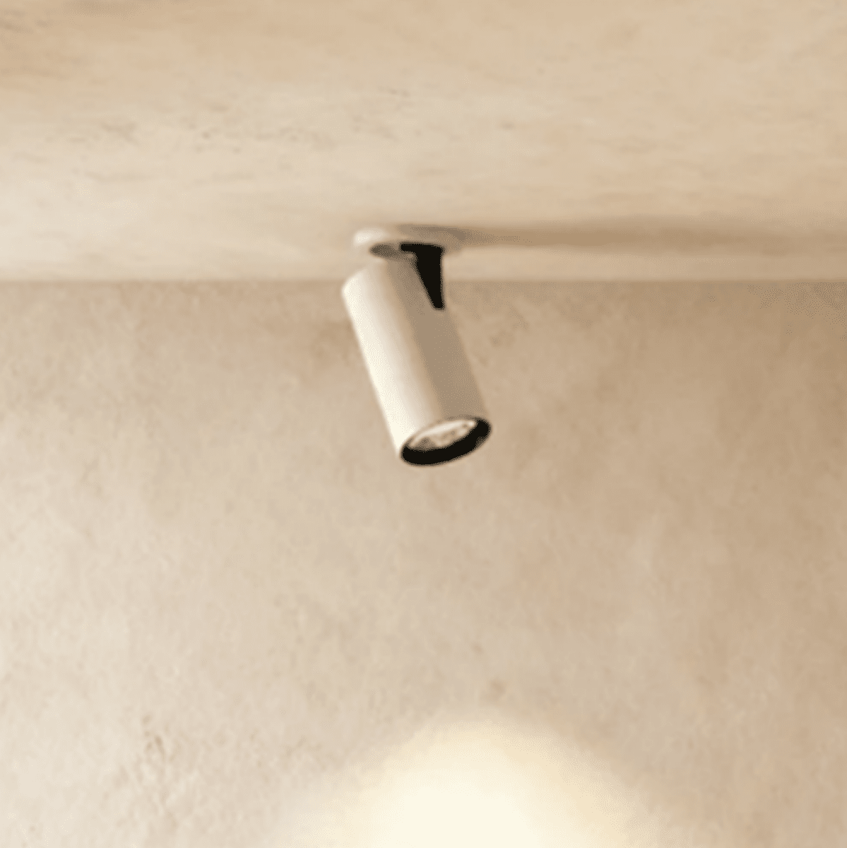 AeroGlow nastavitelný zapuštěný downlight s kulatým rámečkem