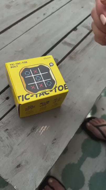 Přenosná elektronická hra piškvorky 3 v 1 | Fioriscas