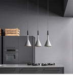 Závěsné světlo Cone Shade, severský design pro jídelny a vstupní prostory