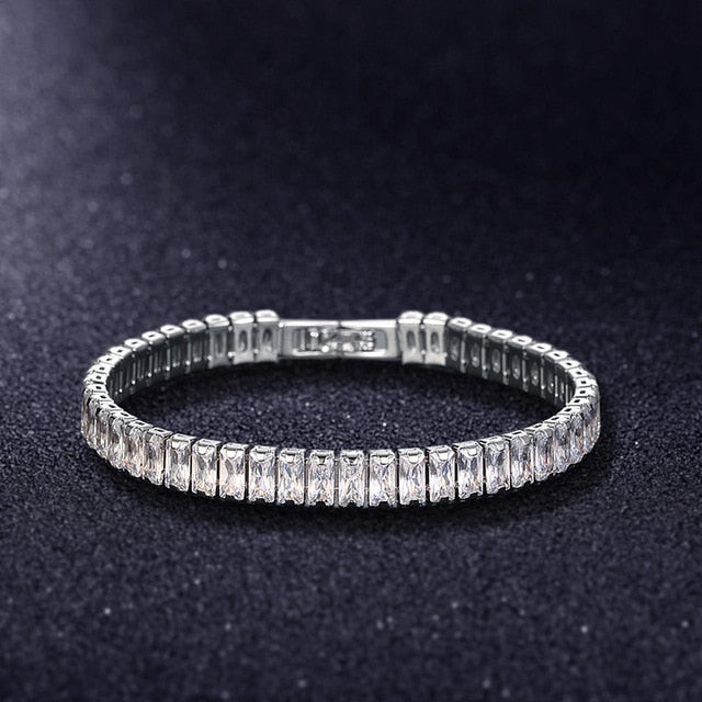 AstraLuxe Unisex Bracelet with Sparkling Zirconia Chain Design