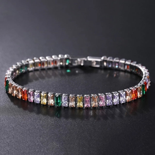 AstraLuxe Unisex Bracelet with Sparkling Zirconia Chain Design