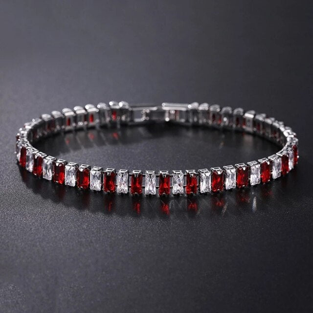 AstraLuxe Unisex Bracelet with Sparkling Zirconia Chain Design