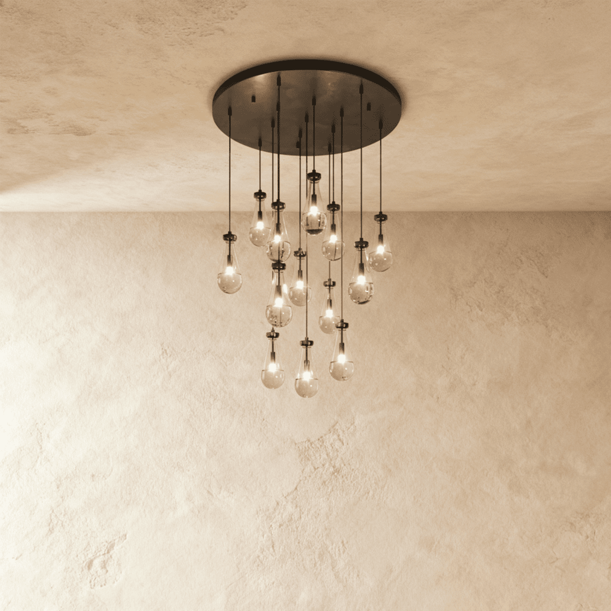 AquaLume regendruppel glazen kroonluchter met onderwatergloed en metalen frame