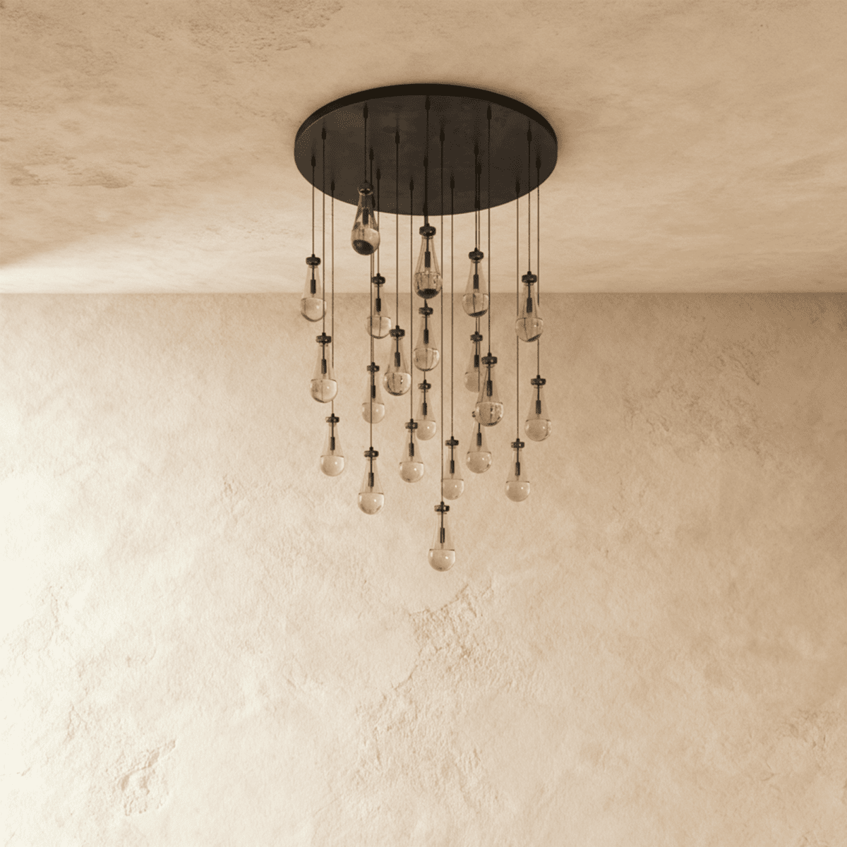 AquaLume regendruppel glazen kroonluchter met onderwatergloed en metalen frame