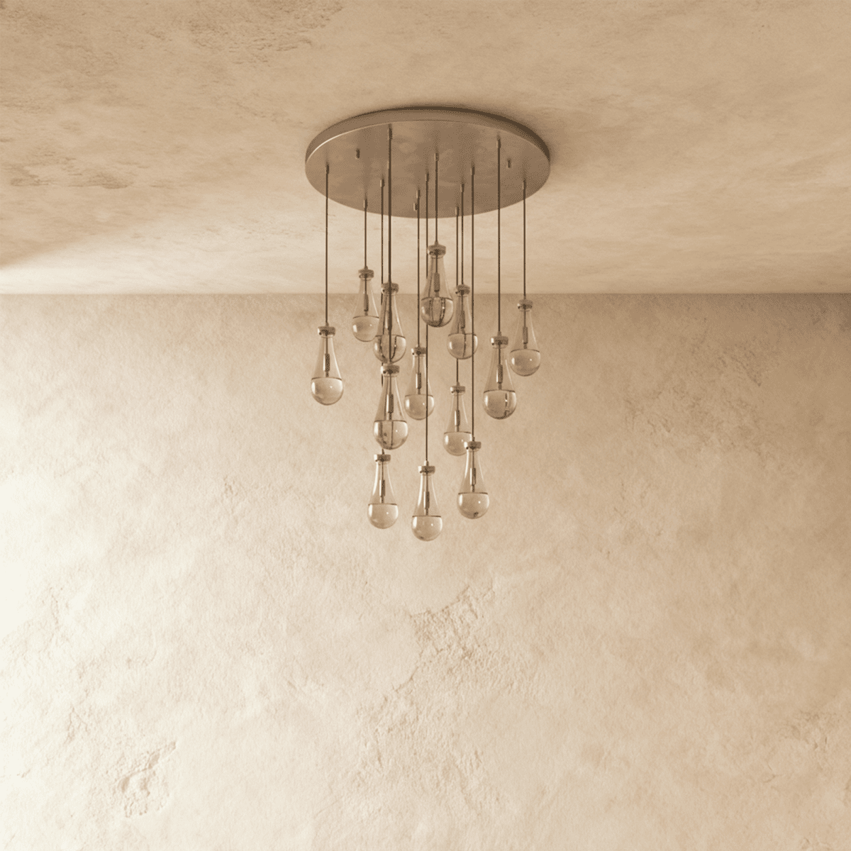 AquaLume regendruppel glazen kroonluchter met onderwatergloed en metalen frame