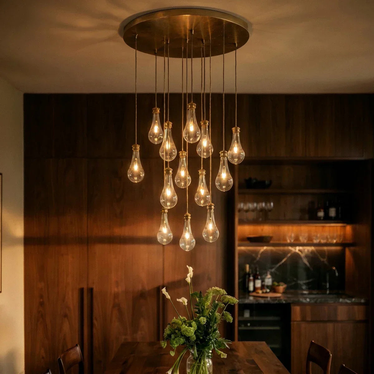 AquaLume regendruppel glazen kroonluchter met onderwatergloed en metalen frame