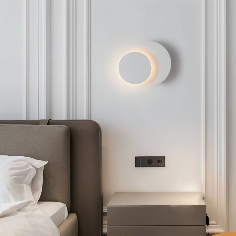 Candeeiro de parede LumenFlow LED com rotação de 300 graus e luz noturna suave