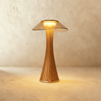 Lampada da tavolo Enchanted Fae a forma di fungo con bagliore ambientale morbido