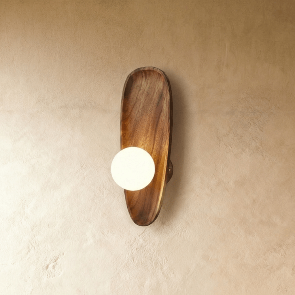 Nástěnná lampa Calm Glow pro ambientní místnosti s dřevěným akcentem  
