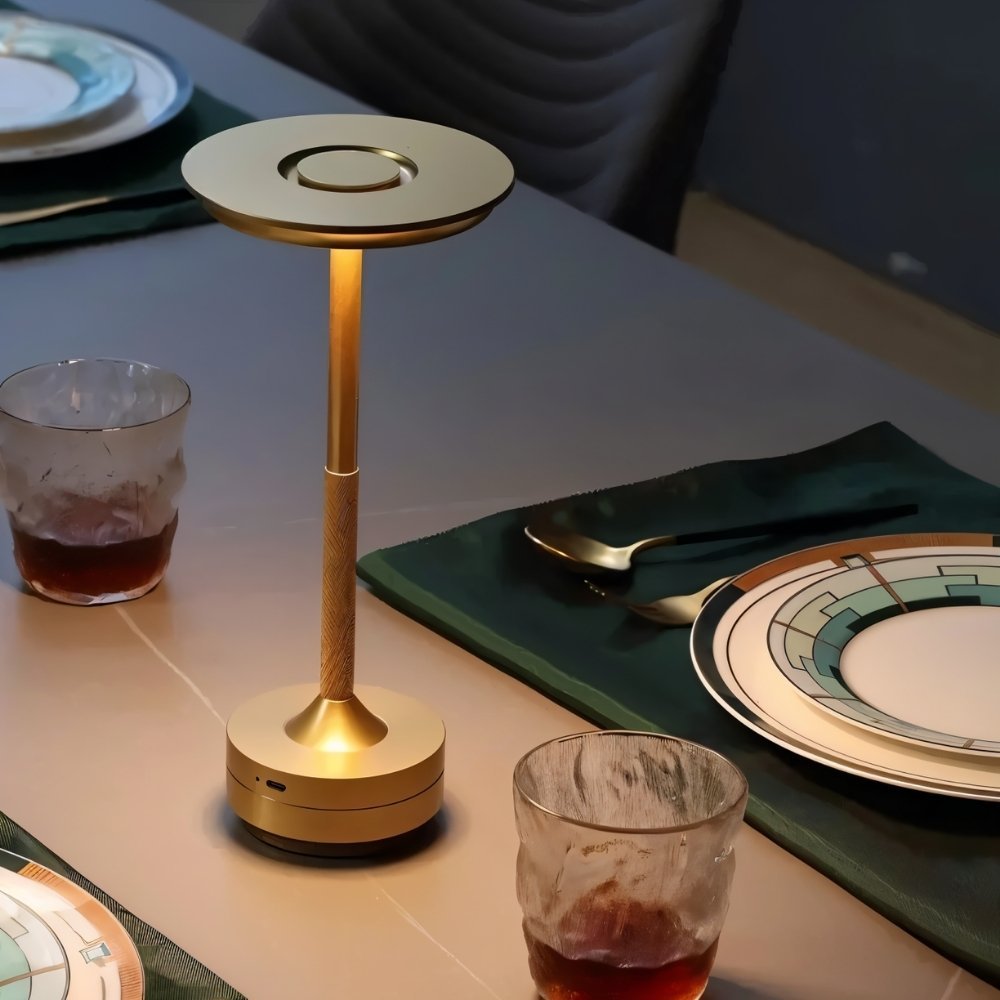 ルマフォージ 充電式LEDテーブルランプ アルミ製モダンデザイン