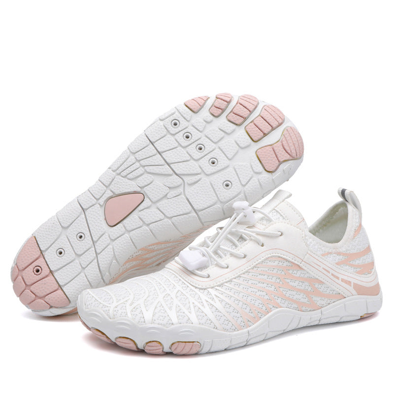 Barfußschuhe mit Kupferdetails und einer dünnen, flexiblen Sohle