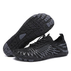 Barfußschuhe mit Kupferdetails und einer dünnen, flexiblen Sohle