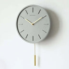 Horloge murale en ciment et métal Fjordline avec pendule décorative
