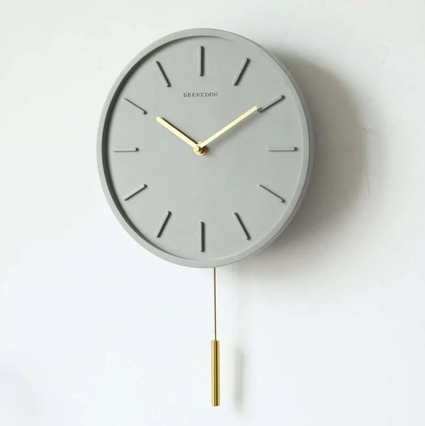 Horloge murale en ciment et métal Fjordline avec pendule décorative