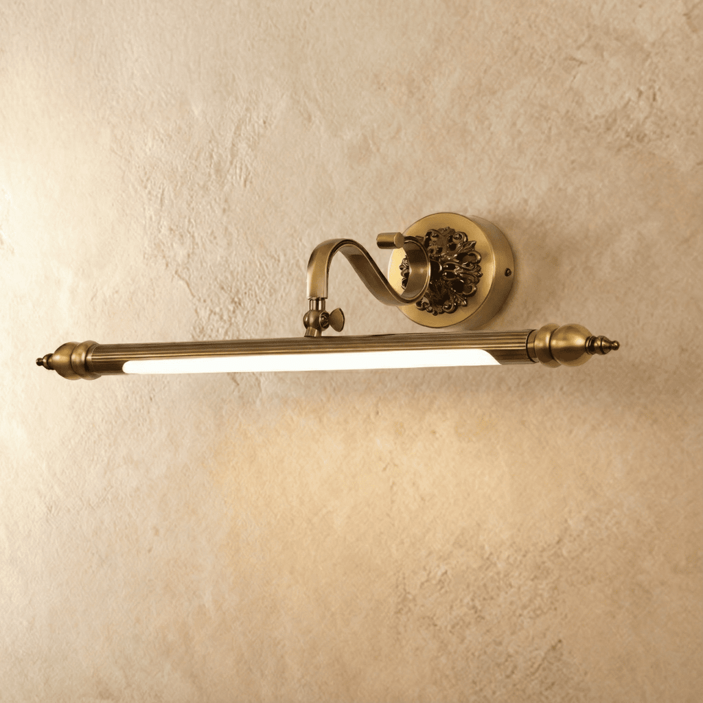 Retro lampa ścienna Copperlume z ozdobną podstawą i żłobionymi detalami