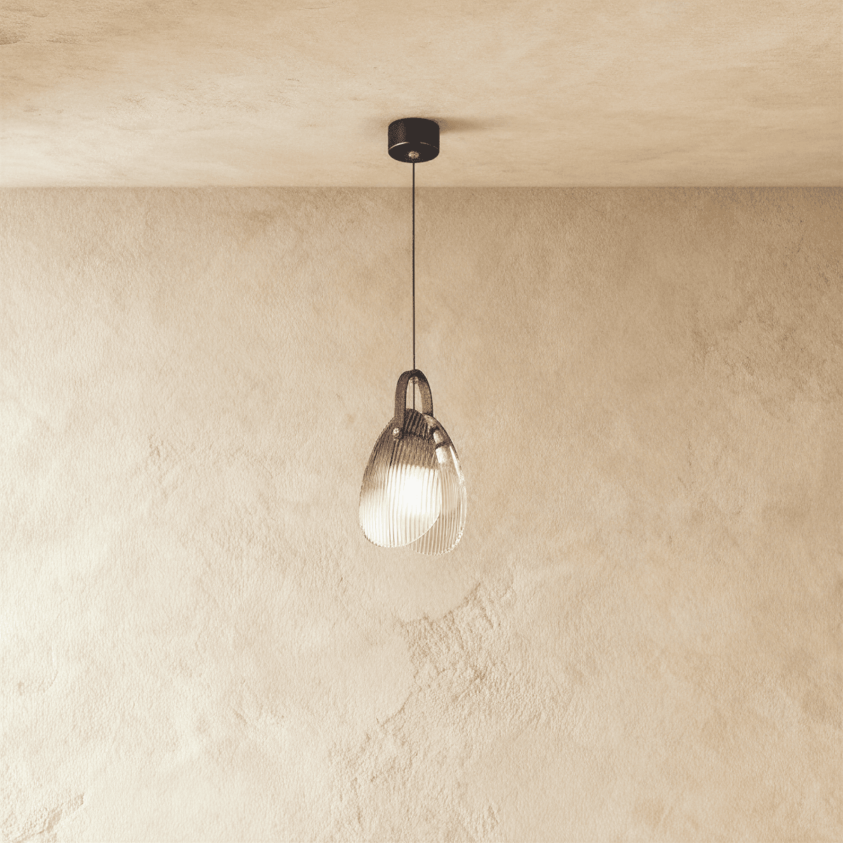 Nowoczesna lampa wisząca z żłobionego szkła w kształcie kropli z rzeźbiarskim trójpakiem