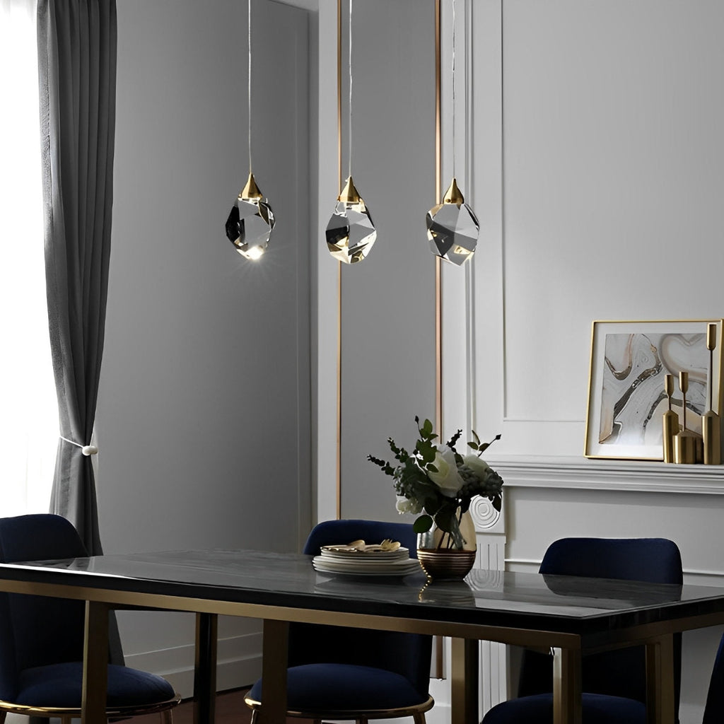Astrae Crystal Droplet -kattokruunu, kiertynyt kultainen riippuvalaisin, lämmin LED