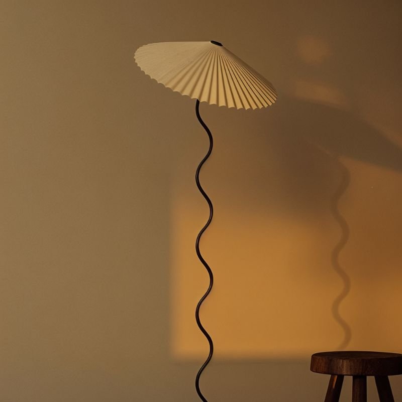 Serpentine lenvászon lámpaernyő állólámpa art deco stílusban, vintage ihletésű  