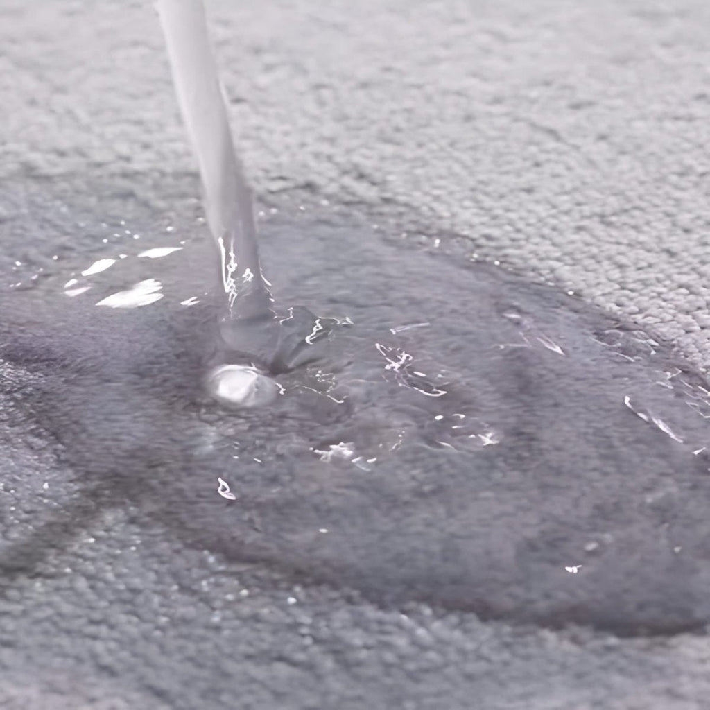 Tappetino da bagno in peluche Nova, tappeto in velluto antiscivolo ad asciugatura rapida