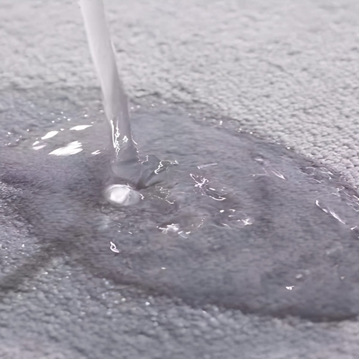 Tappetino da bagno in peluche Nova, tappeto in velluto antiscivolo ad asciugatura rapida
